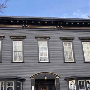 Stop and Snap Modern Masters Exterior Shimmers to Passing Traffic